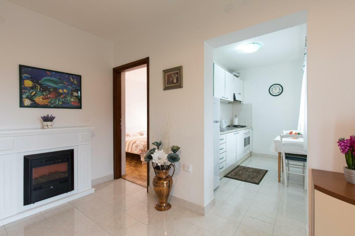 Apartment Calista Rabac Bagian luar foto