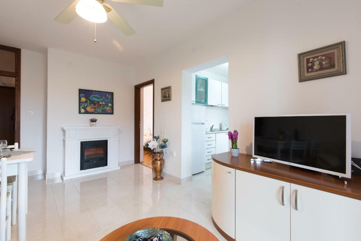 Apartment Calista Rabac Bagian luar foto